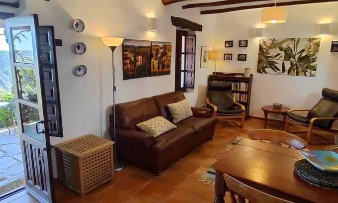 Portugos Apartamento | Alojamiento rural con suntuosos jardines y magníficas vistas panorámicas.