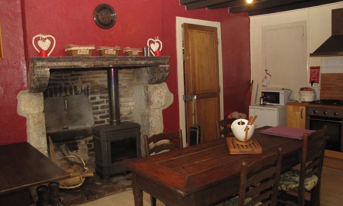 Lurcy-Levis Cabaña | Casa rural con piscina privada en Gran Jardín