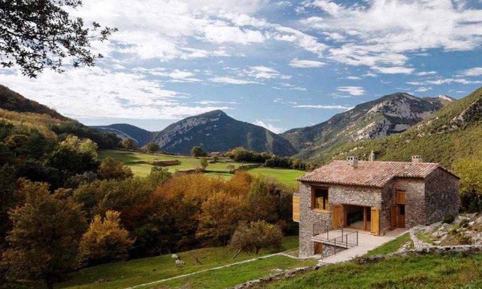 Montagut Casa | ¡Entorno único, en paraje natural impresionante!