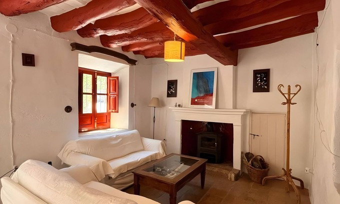 Otura Casa | Casa rural 'La Casa Del Colono' con vistas a la montaña, piscina compartida y Wi-Fi