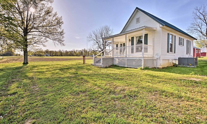 Metropolis Casa | ¡NUEVO! 'Rush Farmhouse' cerca del Bosque Nacional Shawnee