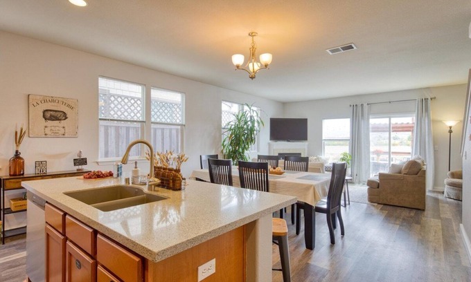 Santa Rosa Casa | Russian River Brew-cation Home