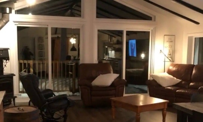 Saint-Charles-de-Bourget Cabina | Rustic Chic Cottage