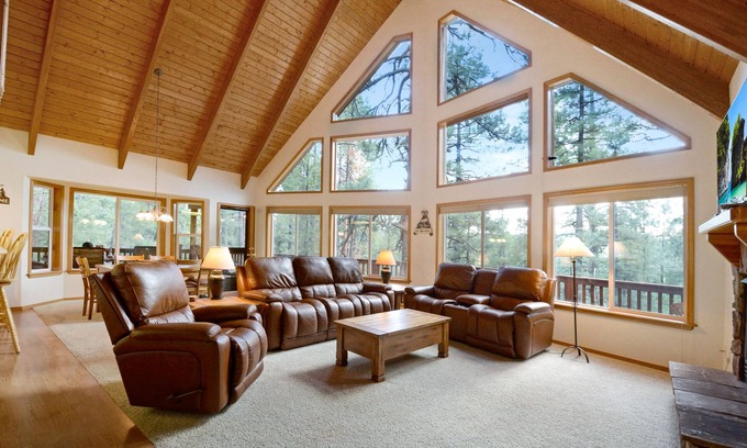 Munds Park Cabina | Rustic cabin on a 3/4 acre lot in Munds Park.