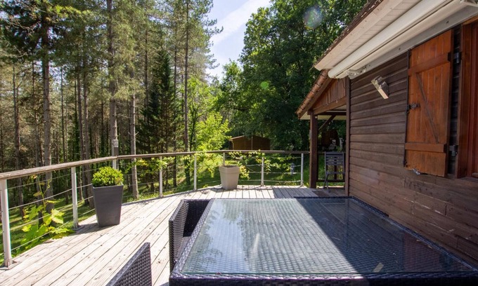 Saint-Pompont Cabaña | Chalet rústico en el corazón del Perigord Negro con terraza y confort incluido