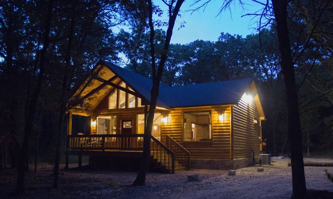 Wills Point Cabina | Encanto rústico - Nueva cabaña de madera de lujo