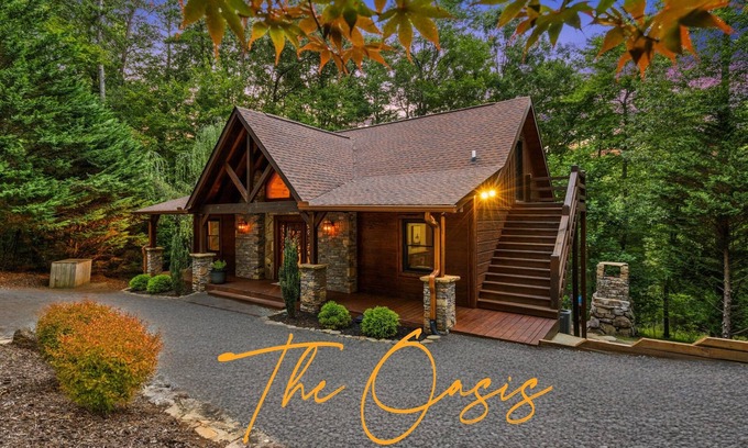 Cashes Valley Cabina | Rustic Charm, Secluded, HotTub, FirePit,Games, Pet