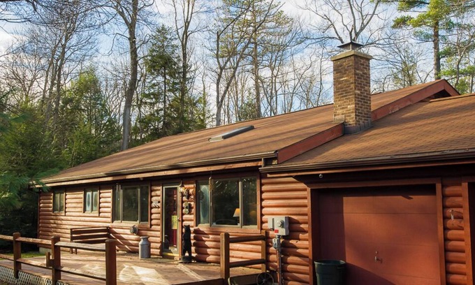 Jim Thorpe Casa | Registro rústico de la casa de campo del lado arbolado de 5 acres