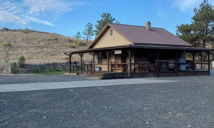 Joso Casa | Rustic Cowboy Bunkhouse 🤠