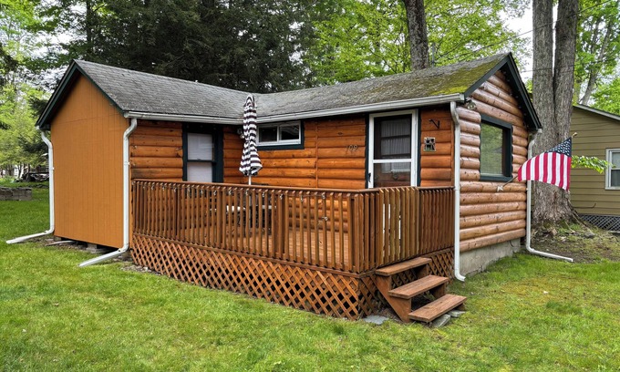 Smallwood Cabina | Rustic & cozy 2BR in Smallwood – dog friendly, near lake, hiking & Woodstock