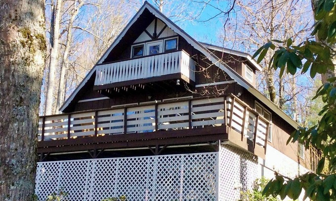 Newland Chalet De Esquí | ¡Disfruta de las montañas Blue Ridge y el BLC, cerca de todo!