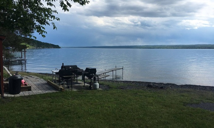 Town of Ledyard Cabaña | Casa rústica frente al lago