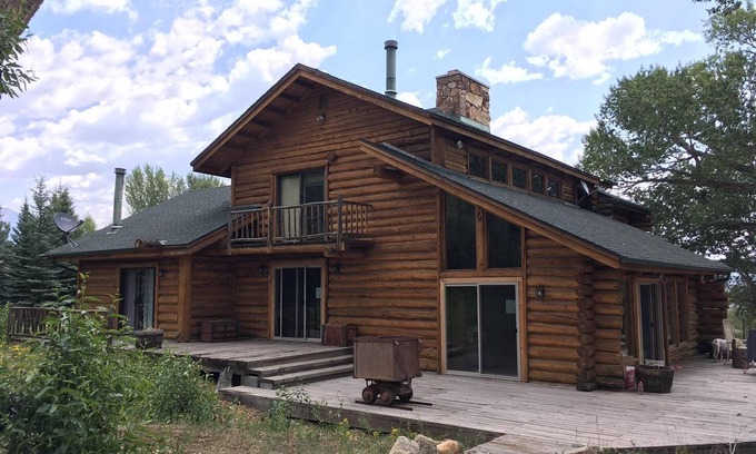 Buena Vista Casa | Cabaña rústica en 3 Elk Creek con vistas a la Cordillera Colegiada