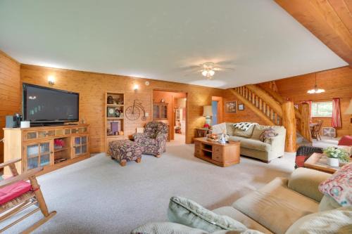 Indian River Casa | Rustic Mullett Lake Home, 3 Mi to Marina!