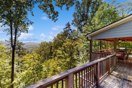 Lake Lure Casa | Rustic Retreat