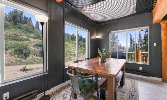 Tollgate Canyon Casa | Rustic Roots Retreat W/ Hot Tub