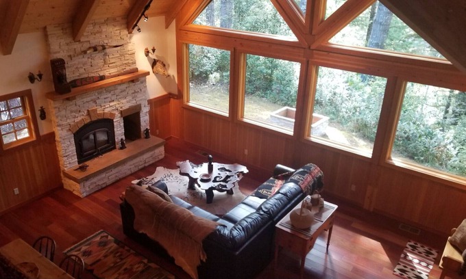 Gold Beach Casa | Rustic & Serene Forest Retreat