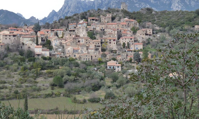 Vieussan Casa | Casa rústica de pueblo