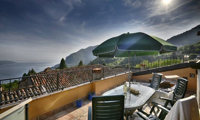 Gardola Chalet De Esquí | Rustico Balòt 21 - Theater Home, with pool and lake view