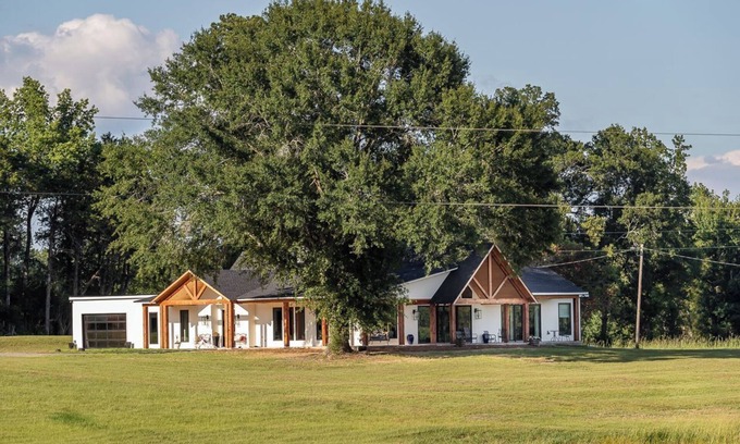 Lincoln Parish Casa | Must See>RUSTON LUXURIOUS, SPACIOUS RETREAT for Groups, Families, Events, 5 Bed