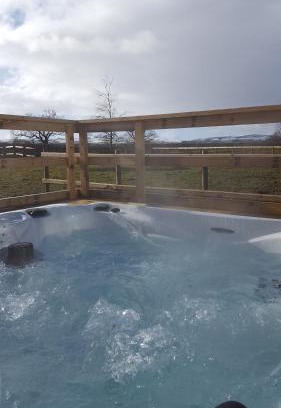 Pontesbury Chalet De Esquí | Ruth's Repose Country Retreat with private hot tub