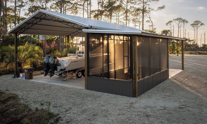 Port St. Joe Alquiler De RV | RV READY! Full Hookups. Enjoy Port St. Joe and the Beaches at this Private RV Site.