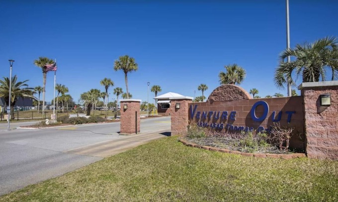 Lower Grand Lagoon Alquiler De RV | RV-Ready Lot on Main Blvd Venture Out Resort PCB