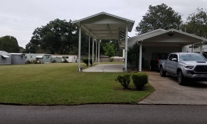 Inverness Alquiler De RV | RV site on Withlacoochee bike trail 46 miles long