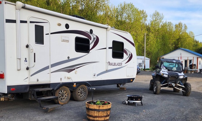 Pierce Alquiler De RV | RV space available with full hookups at Patriots Place at Pierce America