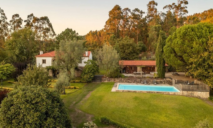 Ponte de Lima Apartamento | São Julião Retreat | Pool, Jacuzzi & Garden Escape