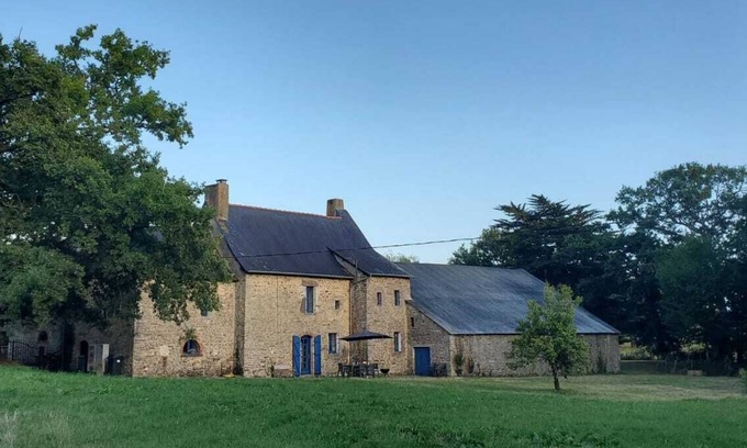 Crevin Casa | Séjour à la Campagne