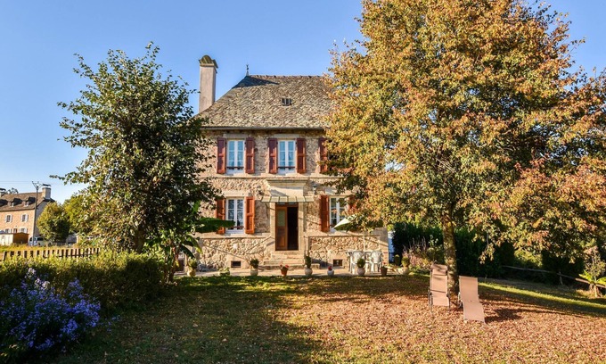 Senezergues Casa | Escondite del jardín de Sénezergues