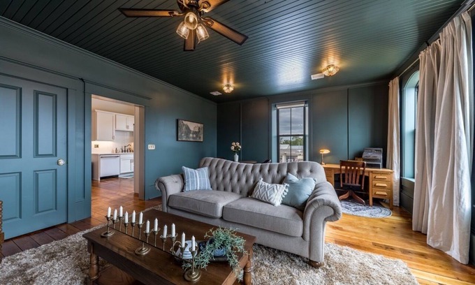 Wamego Apartamento | Saddle Shop Loft on Lincoln