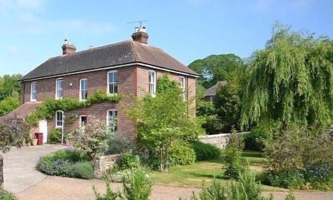 Funtington Casa | Saddlers