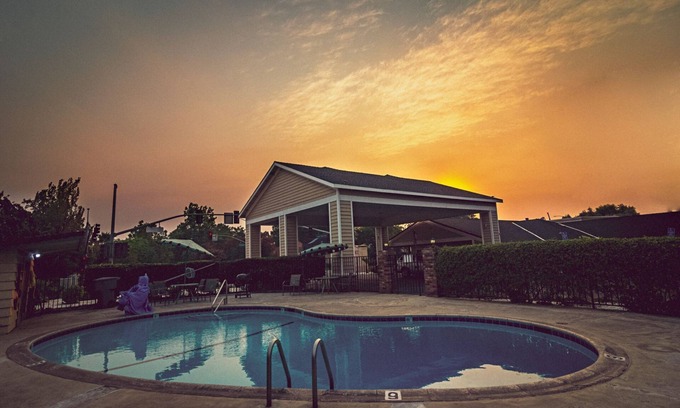 Chico Hotel | Safari Inn - Chico