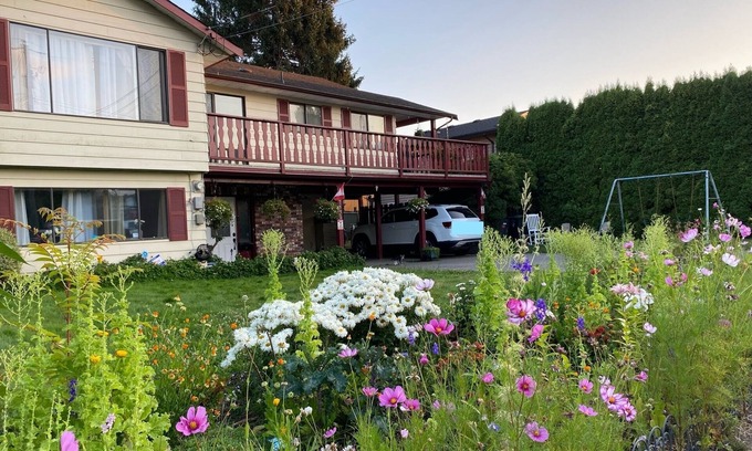Aldergrove Casa | Safe clean quiet room, keyless private entry, close to Abbotsford airport & town