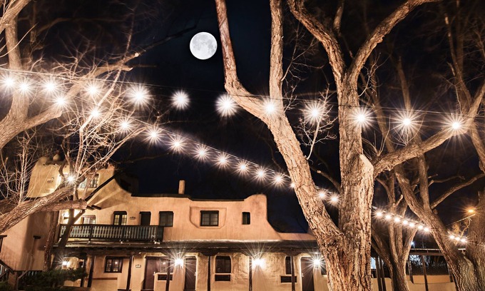 Taos Hotel | Sagebrush Inn & Suites