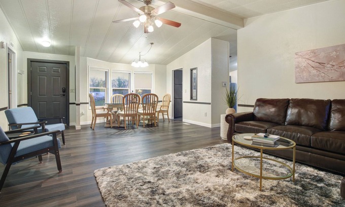 Filer Casa | Sagebrush & Sunsets - King, Queen, Twins, Pets Welcome!
