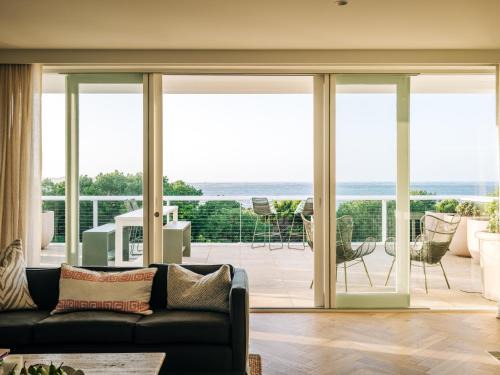 Queenscliff Casa | Sagres Queenscliff, Designer Oceanfront Escape with Pool & Sauna