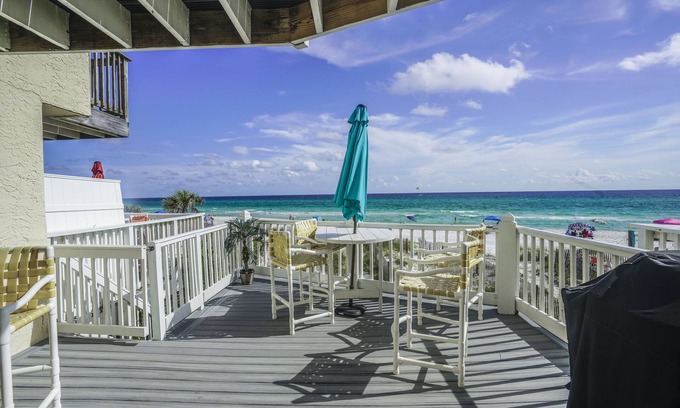 West Panama City Beach Condominio | Sailfish Townhomes by Panhandle Getaways