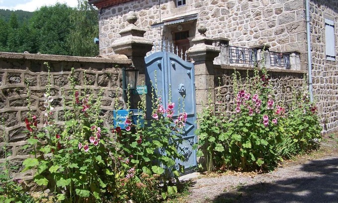 Marcols-les-Eaux Cama Y Desayuno | Salomony Chambre d'Hôtes