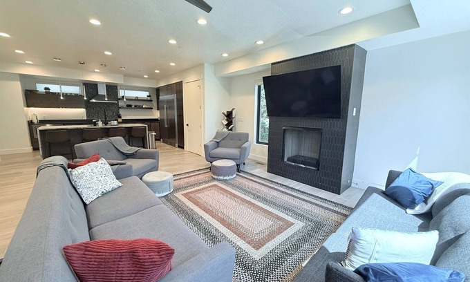 Lower Avenues Casa | Salt Lake Modern City Escape