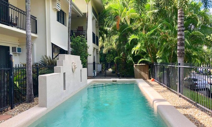 Trinity Beach Apartamento | Salt & Sand - Tropical Oasis Footsteps to Beach