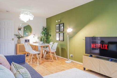 Whitchurch Apartamento | Samantha Suite - City 2BR Bungalow Free Parking Garden & WIFI