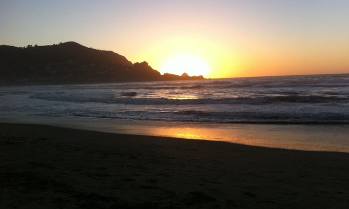 Pedro Point Casa | Área de SF: elegante vista al océano Pacífico, capacidad para 10 personas, cocina gourmet, cubiertas, bañera de hidromasaje