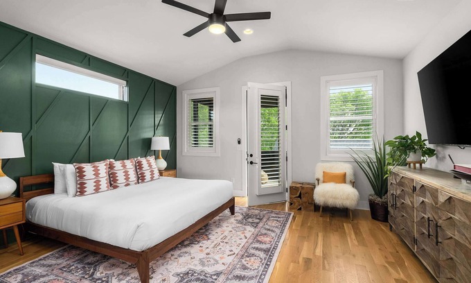 McFerrin Park Casa | Sanctuary + Hot Tub + Outdoor Haven