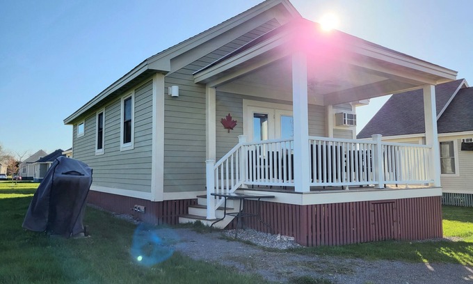 Cherry Valley Cabaña | Sandbanks Cottage Resort Villa in Prince Edward County 23B