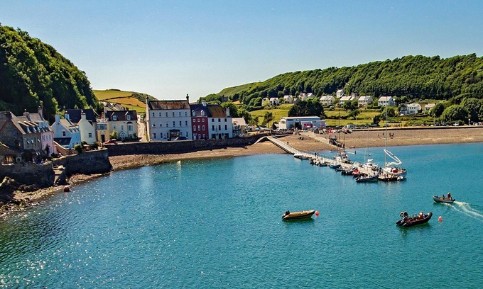 St Brides Casa | Amplia casa de vacaciones para 8 personas. Wi-Fi gratis Se admiten perros Gran jardín Vistas al mar