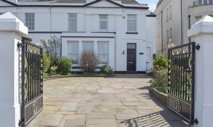 Southport Cabaña | Sandfield The Promenade