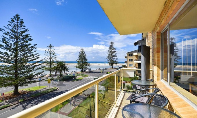 The Entrance Apartamento | Sandhurst 5